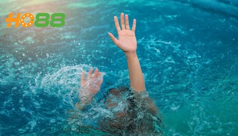 Giấc mơ thấy cứu người đuối nước có ý nghĩa gì?